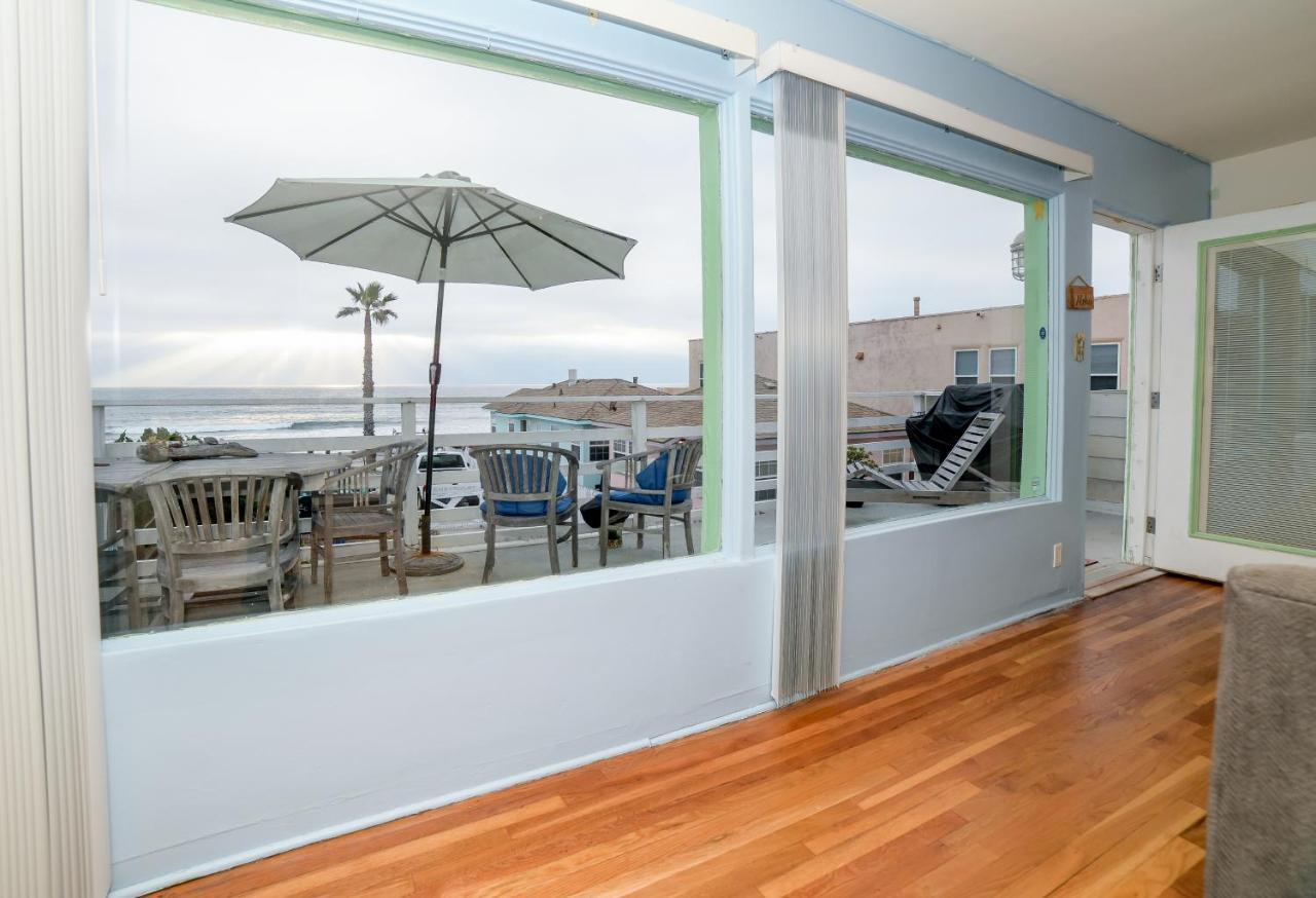 Beachfront Cottage Upper Unit Oceanside Exterior photo