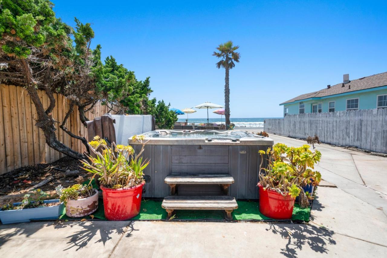 Beachfront Cottage Upper Unit Oceanside Exterior photo