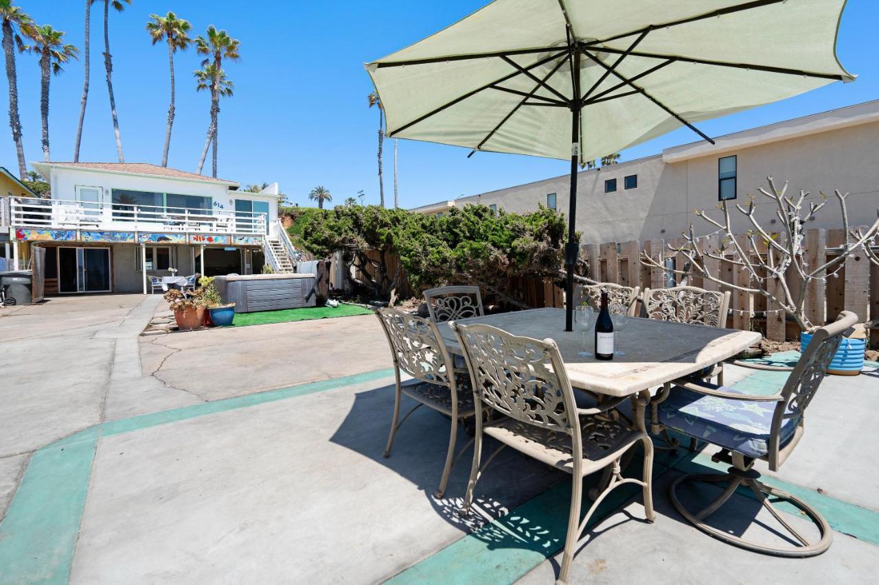 Beachfront Cottage Upper Unit Oceanside Exterior photo
